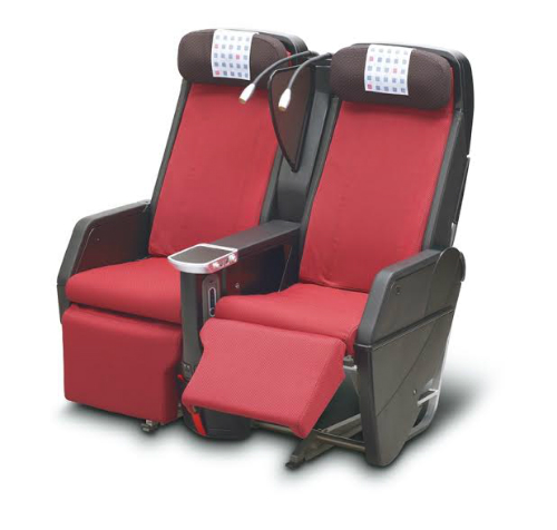 nhung-tien-ich-tren-ghe-ngoi-pho-thong-cao-cap-cua-japan-airlines